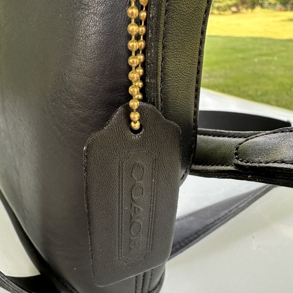 COACH Vintage Equestrian Slim Crossbody Shoulder Bag Black Leather 9802 USA Made - Picture 6 of 15